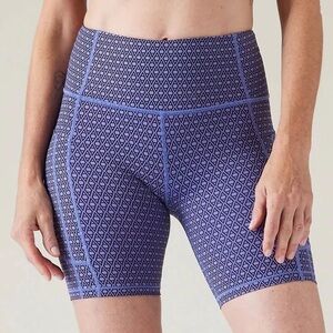 NWT Athleta Ultimate Stash Monogram Shorts 7” Blue Black XS